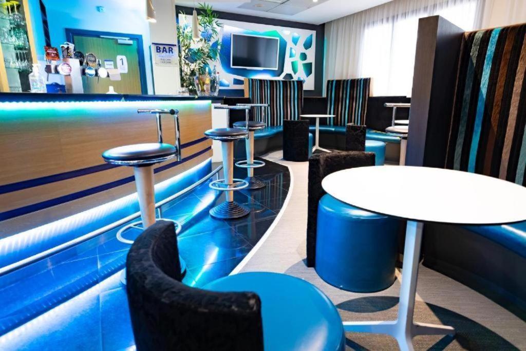 Saint Cloud Citea Access Dayuse Room -- 10 Minutes La Defense 20 Minutes Paris Parc Expo Kültér fotó